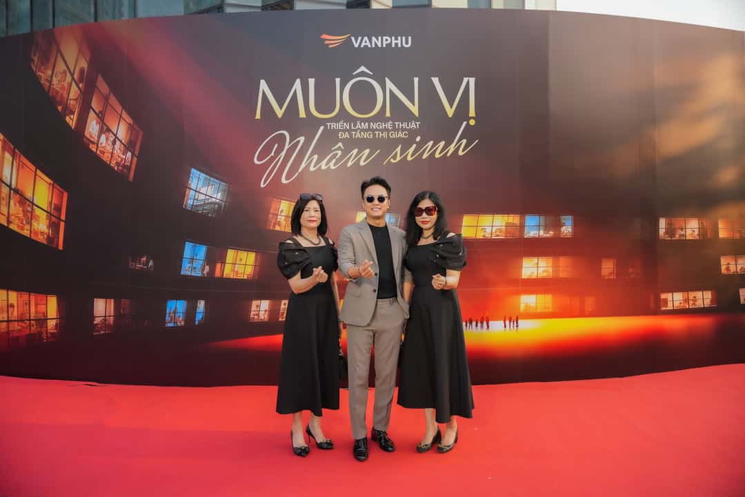 Khách mời trải nghiệm không gian nghệ thuật đa tầng