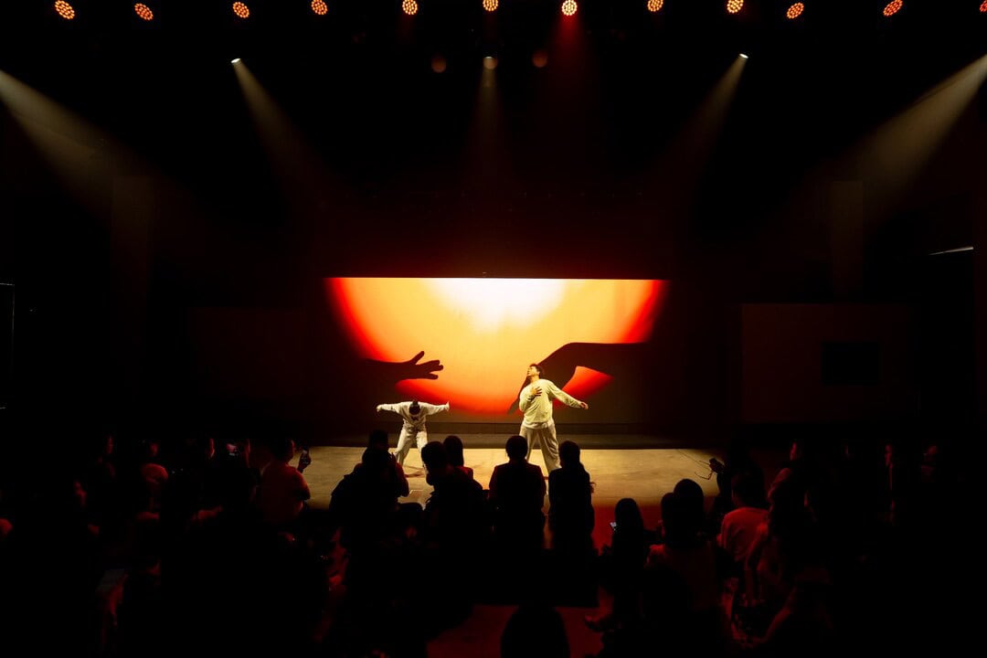 Sự kết hợp giữa ánh sáng và chuyển động trong triển lãm