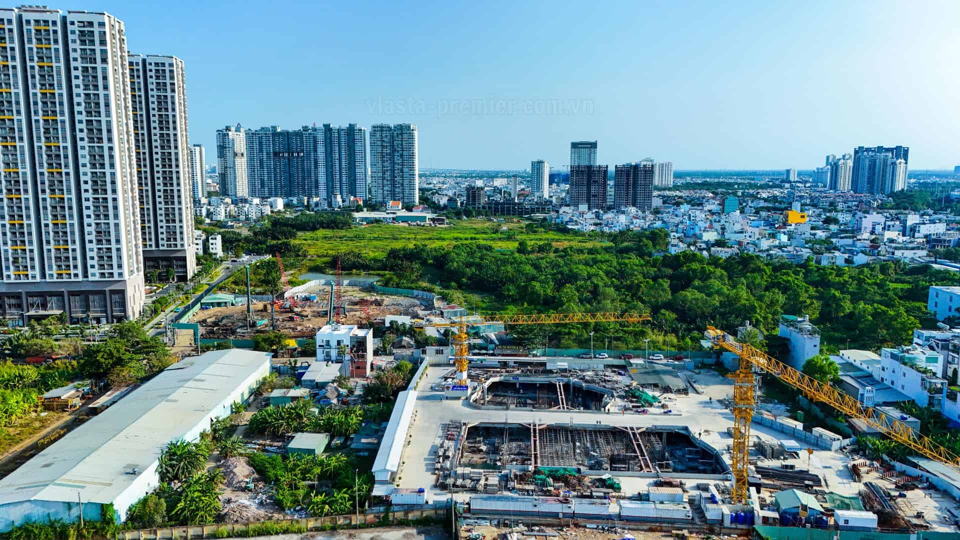 Cận cảnh hố móng sâu tại dự án Vlasta Premier