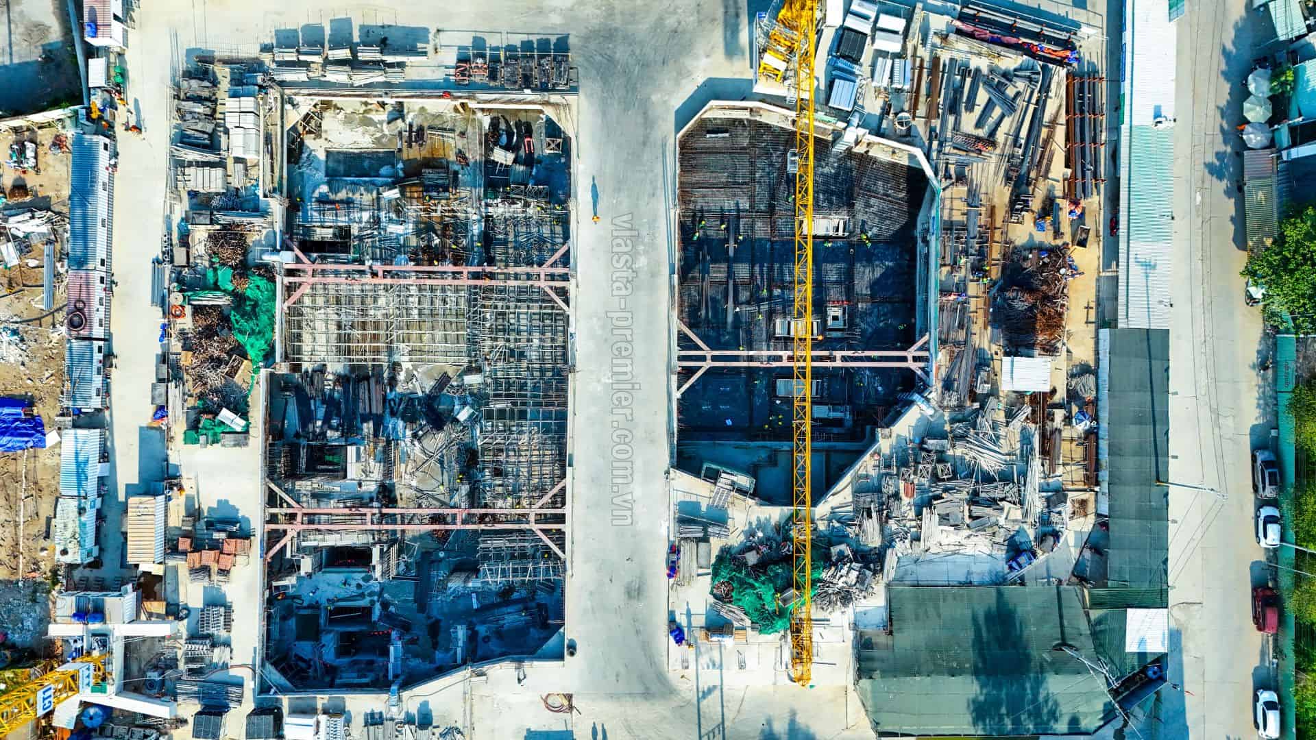 Tháp cẩu vận hành tại dự án Vlasta Premier