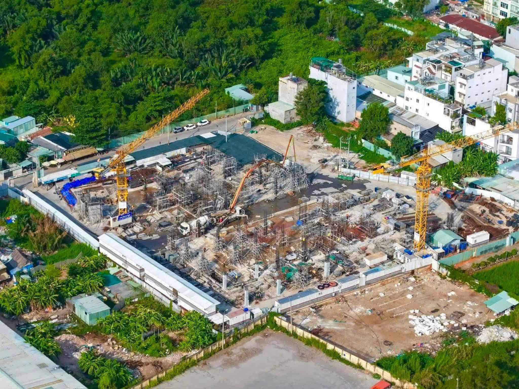 Hoạt động thi công cốt thép sàn và đổ bê tông phần thân tháp Vlasta Premier